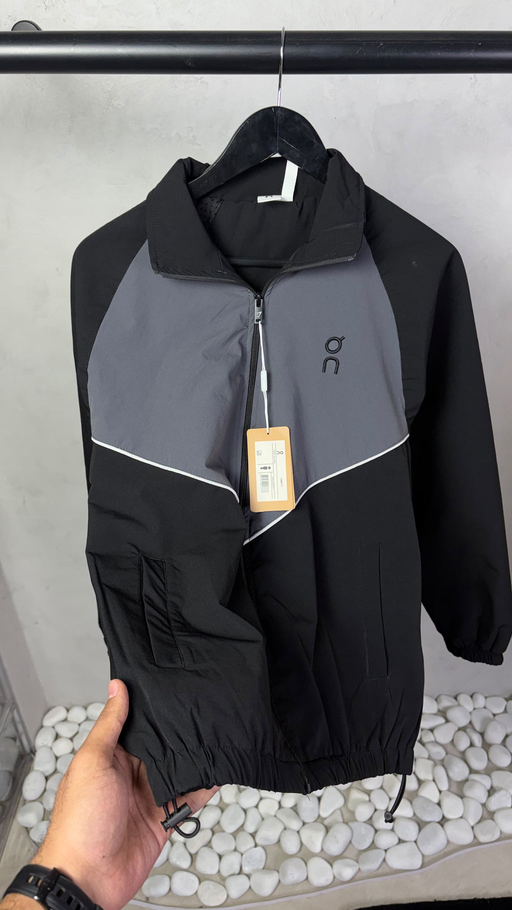 ON Clou_d Premium Windbreaker Jackets